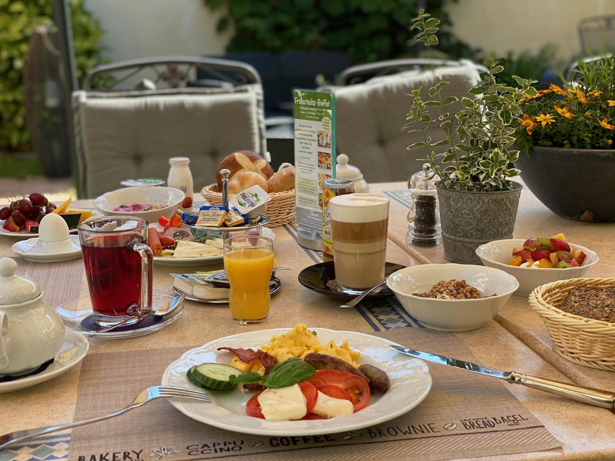 Hotel Ebnet Mutterstadt Kültér fotó