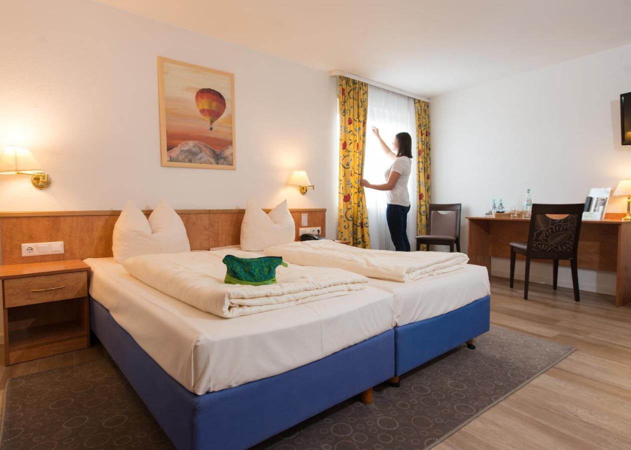 Hotel Ebnet Mutterstadt Kültér fotó