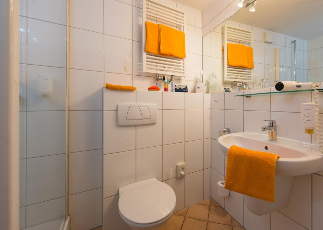 Hotel Ebnet Mutterstadt Kültér fotó