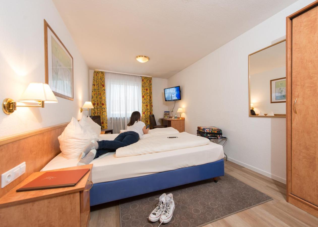 Hotel Ebnet Mutterstadt Kültér fotó