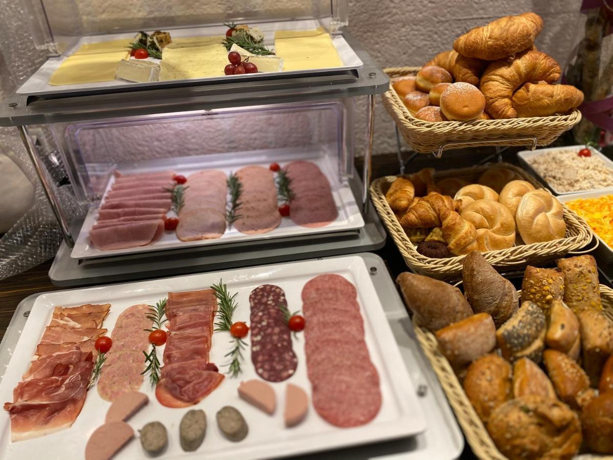 Hotel Ebnet Mutterstadt Kültér fotó